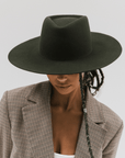 Dakota Triangle Crown - Gigi Pip
