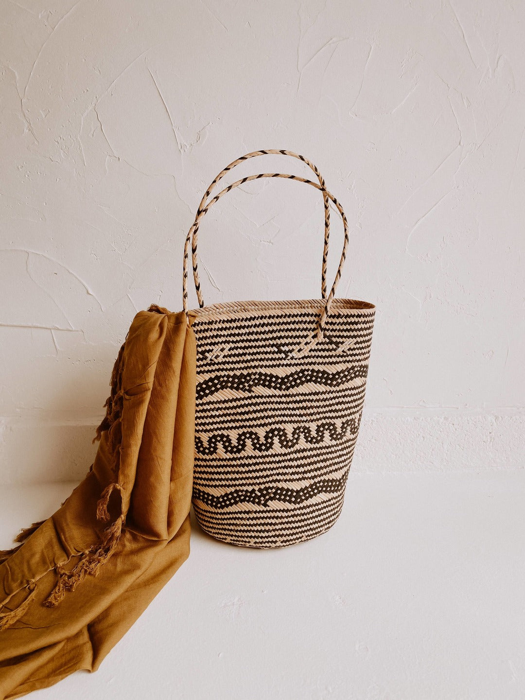 Praya Day Bag: Black Motif