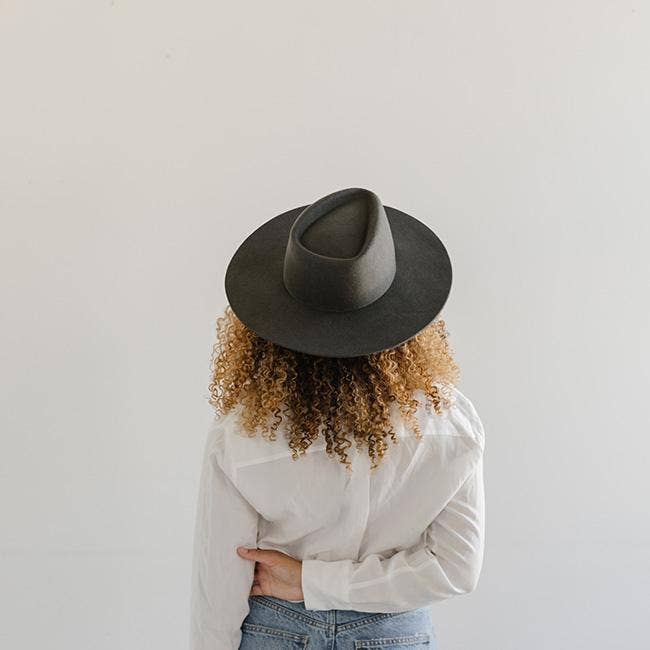 Dakota Triangle Crown - Gigi Pip