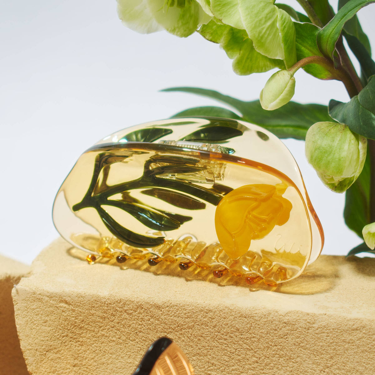 Buttercup Claw - Yellow Acetate Wildflower Meadow Claw