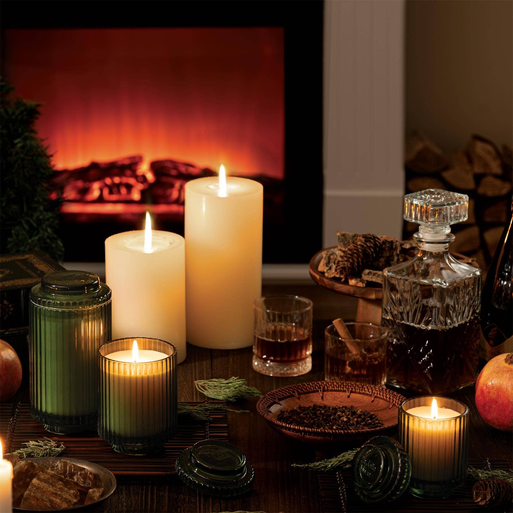 Pomegranate &amp; Pine 11oz Candle