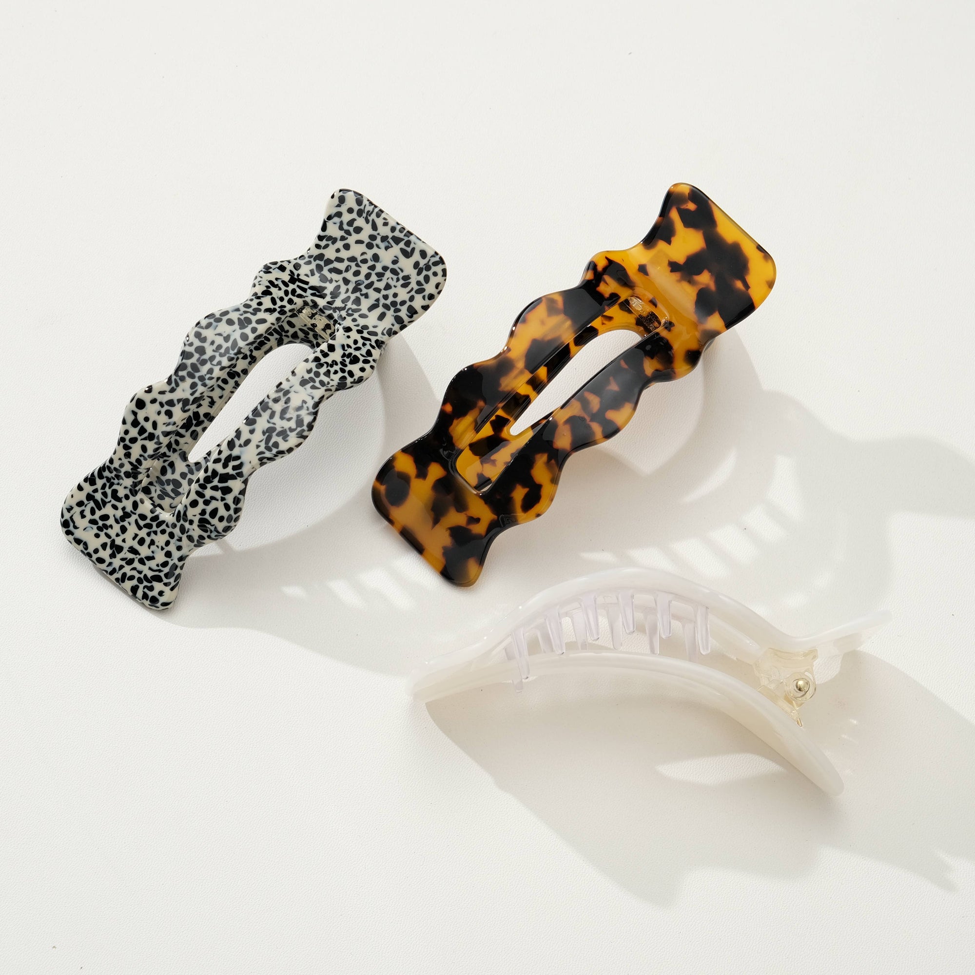 Jane Core | Scalloped Flat Claw Clip