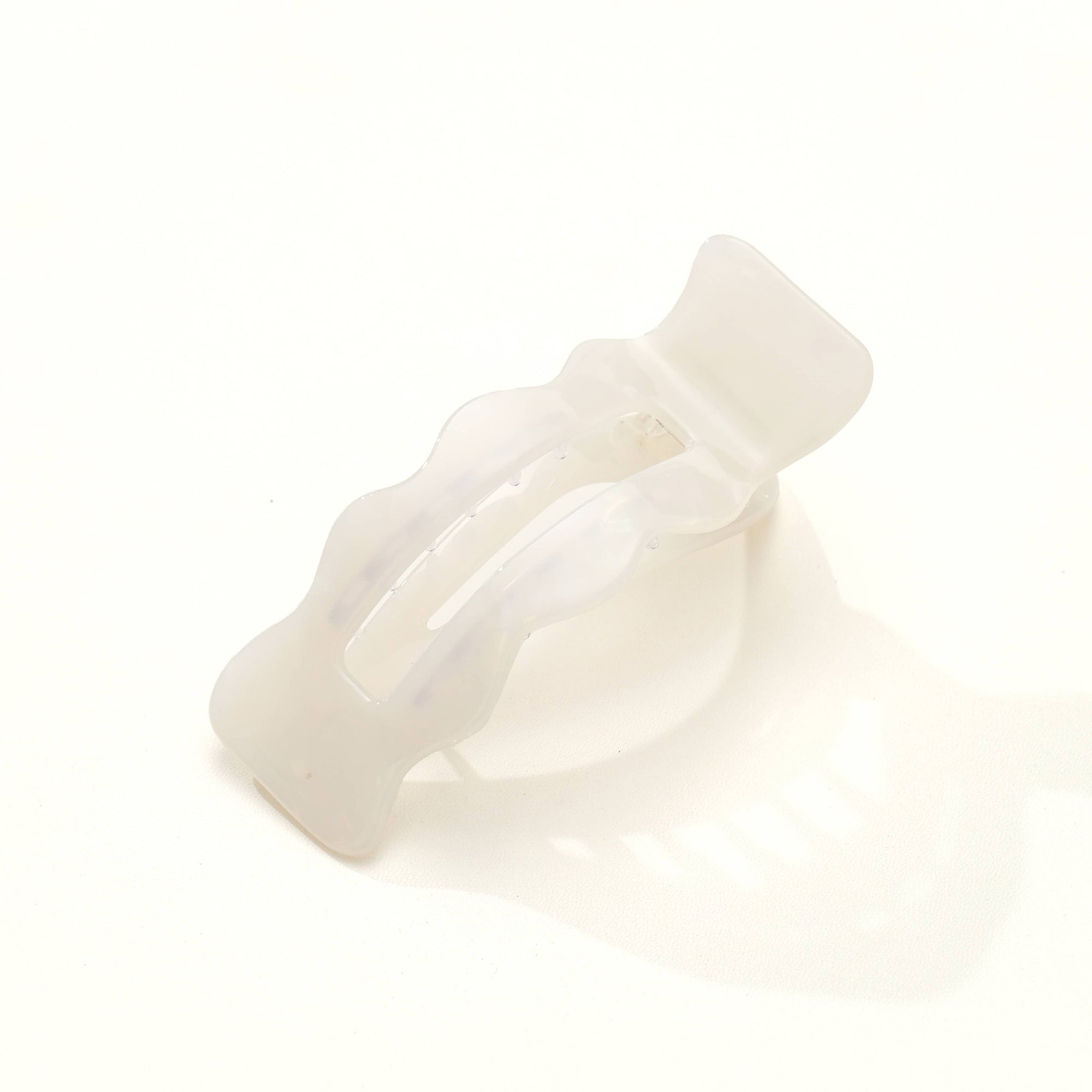 Jane Core | Scalloped Flat Claw Clip