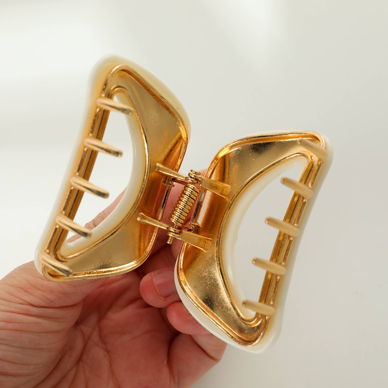 Nadia Claw Clip  | Medium Curved Metal Claw Clip