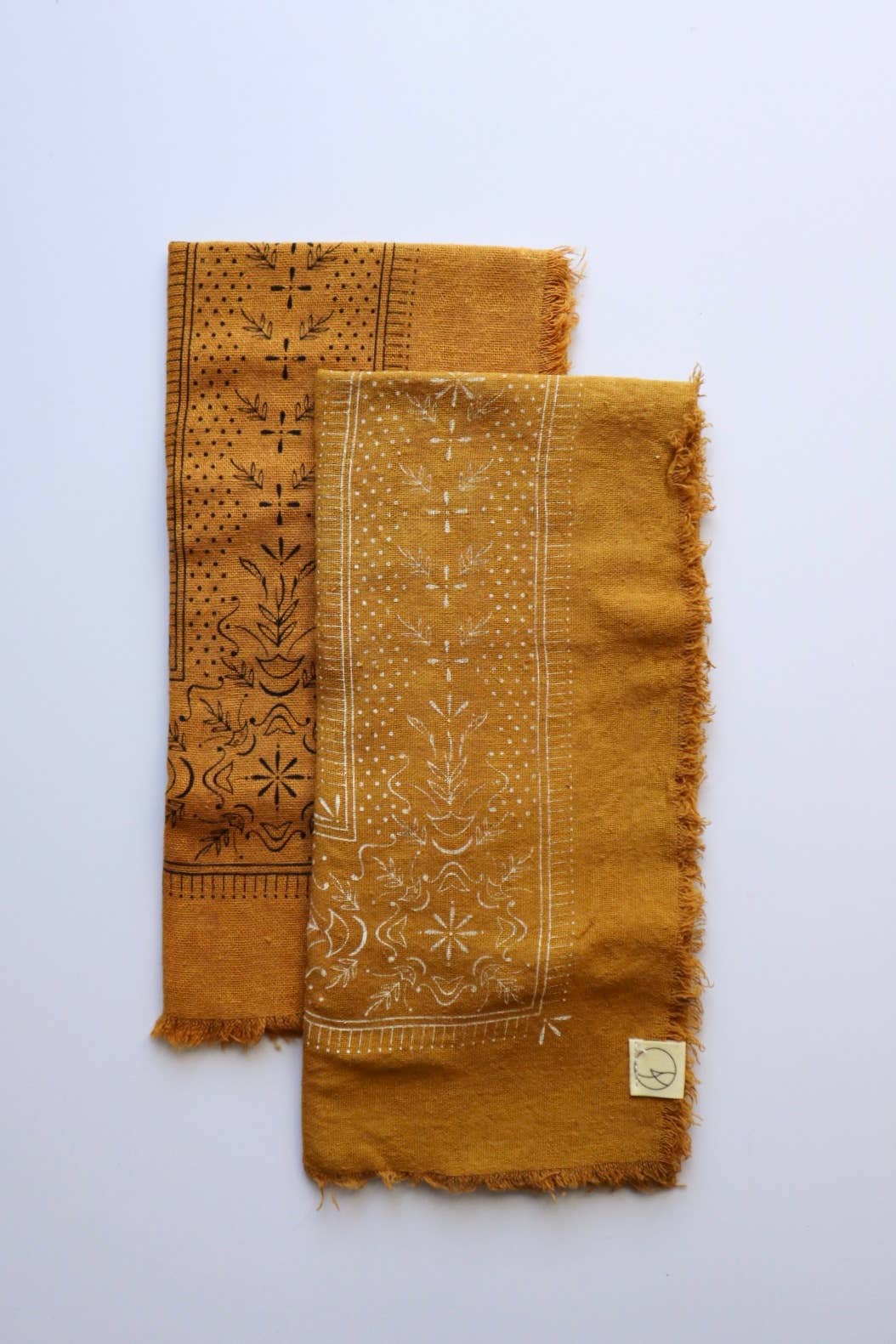 Desert Gold Classic Print Naturally Dyed Bandana (white)