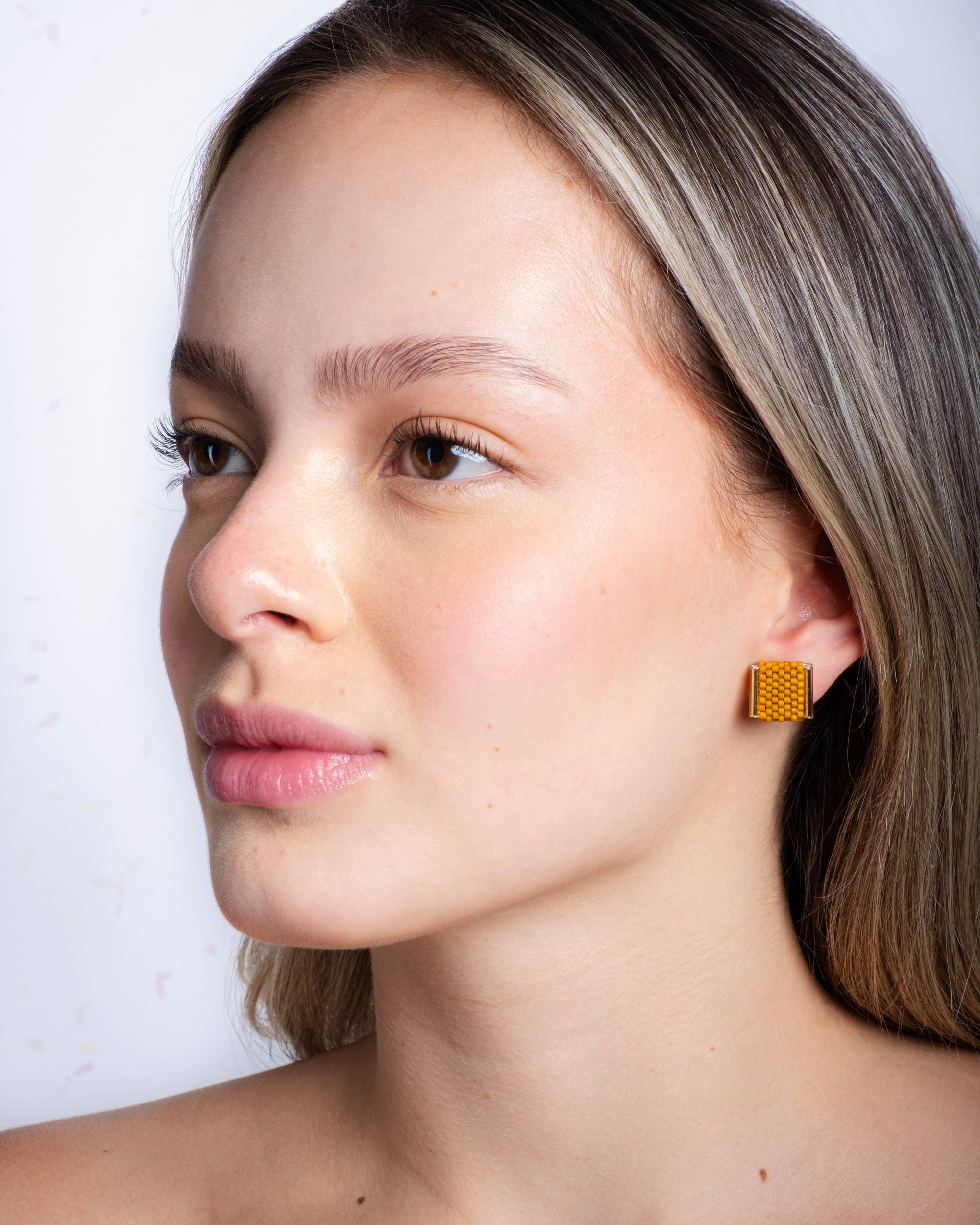 Beaded Handwoven Tulip Stud Pack (Cream/Tan)