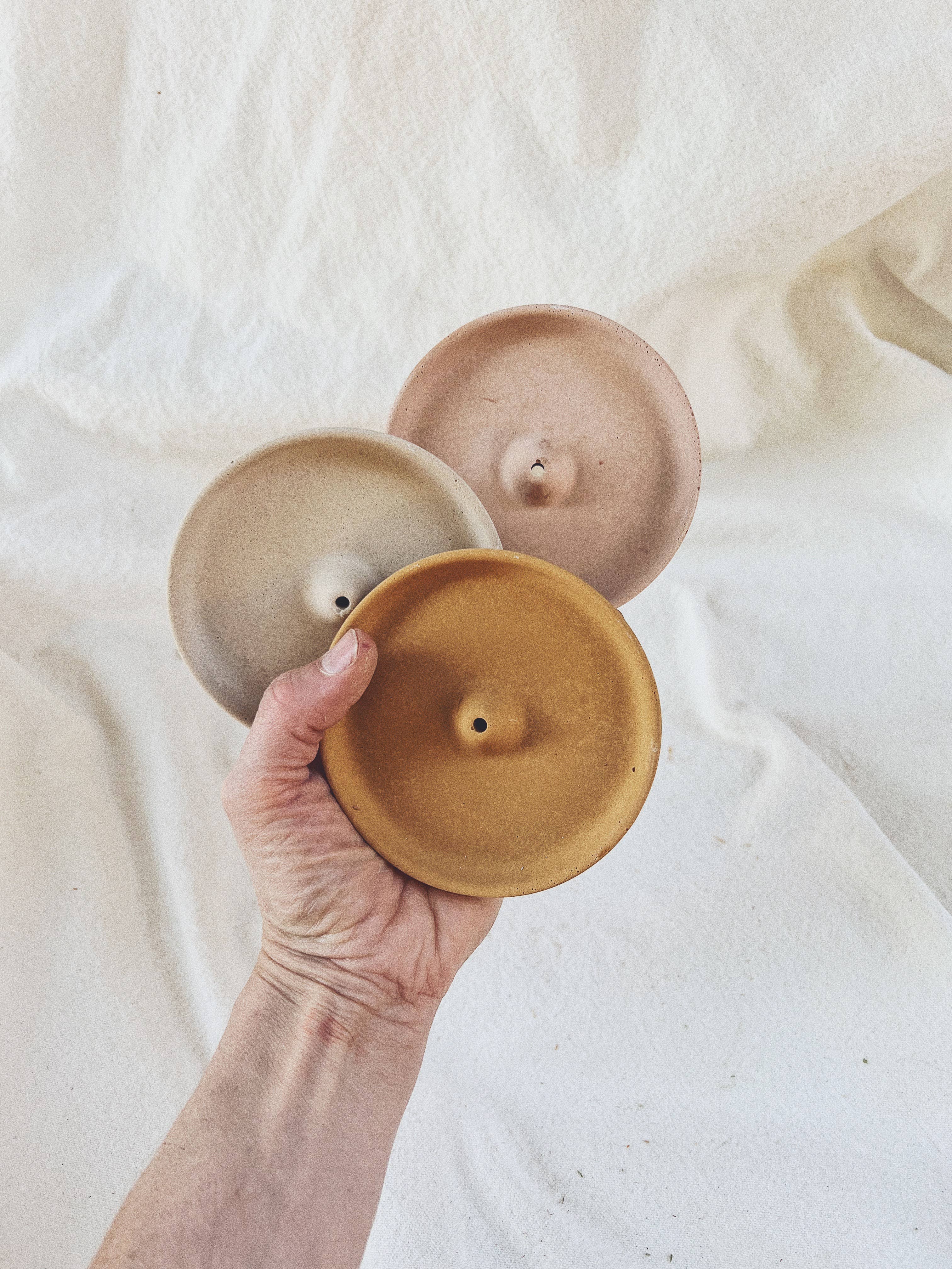 Simple incense holder: Goldenrod