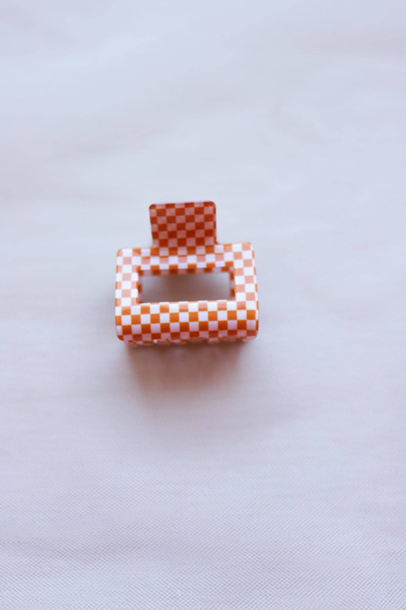 MINI CHECKERED SQUARE CLAWS